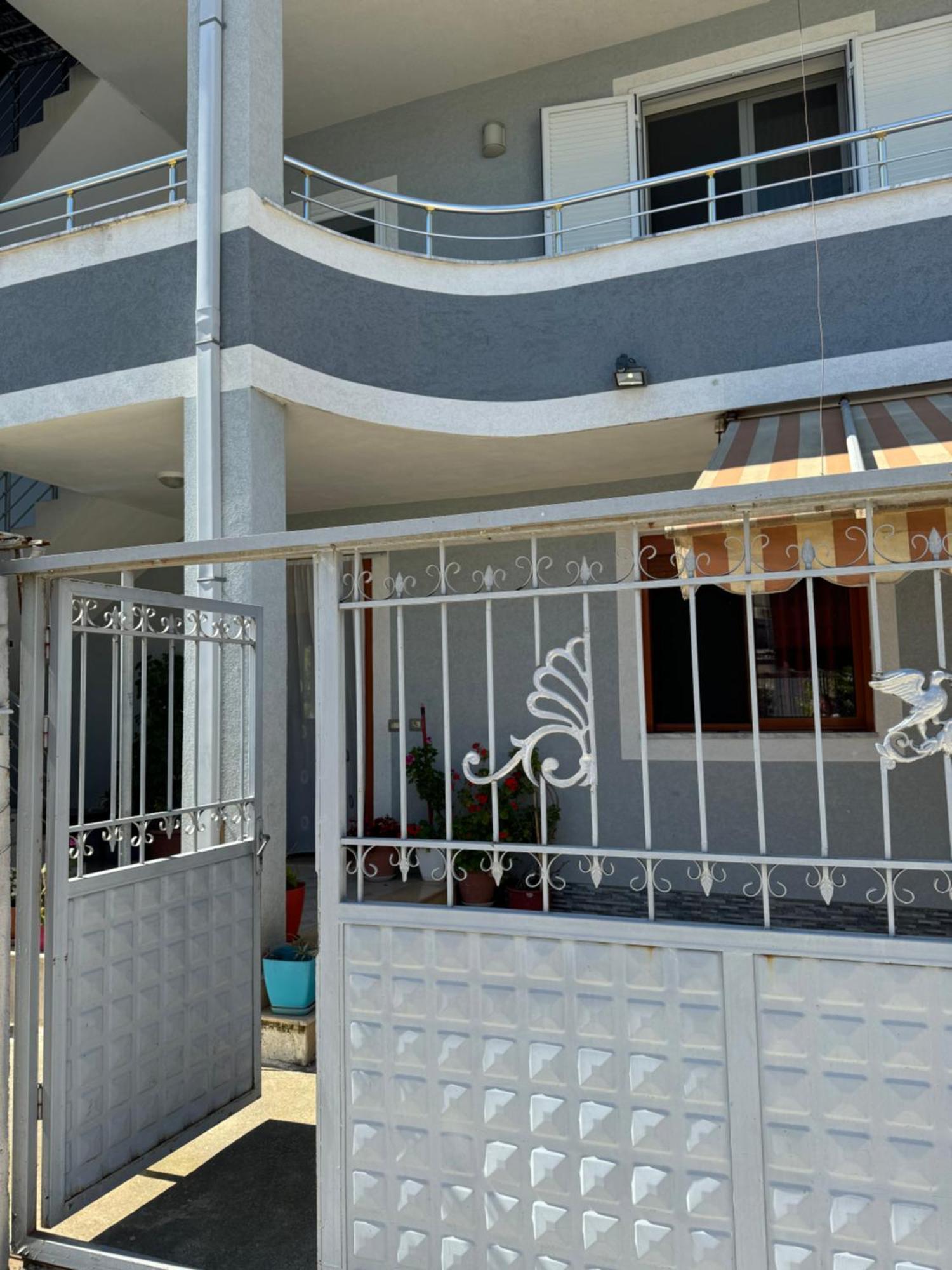 Ersi Apartment Durres Bagian luar foto