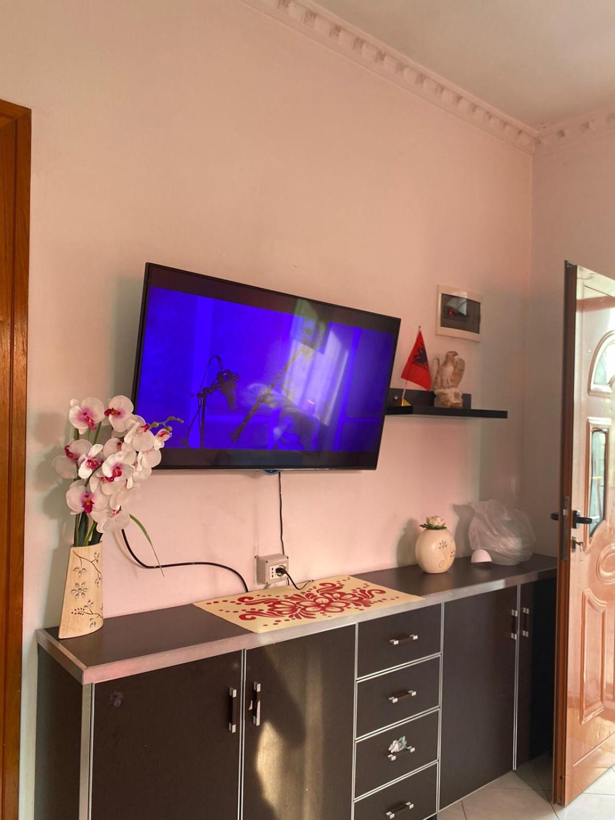 Ersi Apartment Durres Bagian luar foto