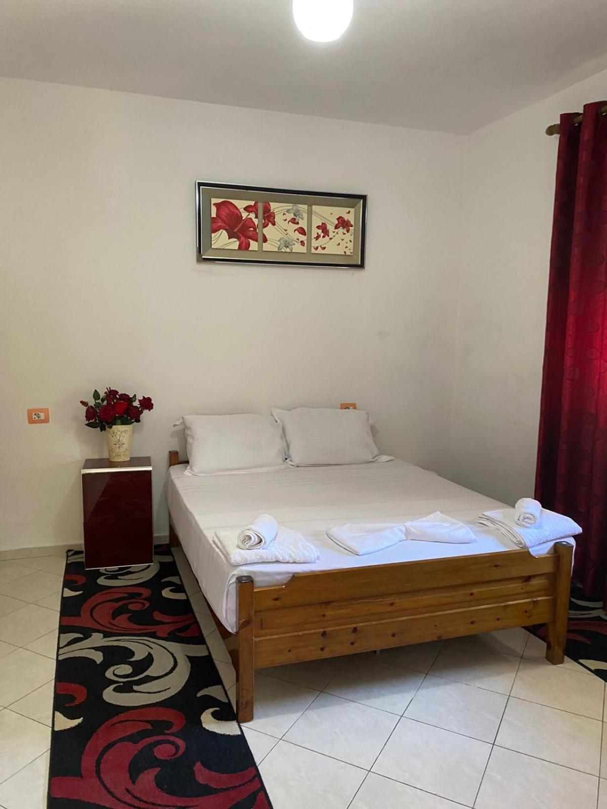 Ersi Apartment Durres Bagian luar foto